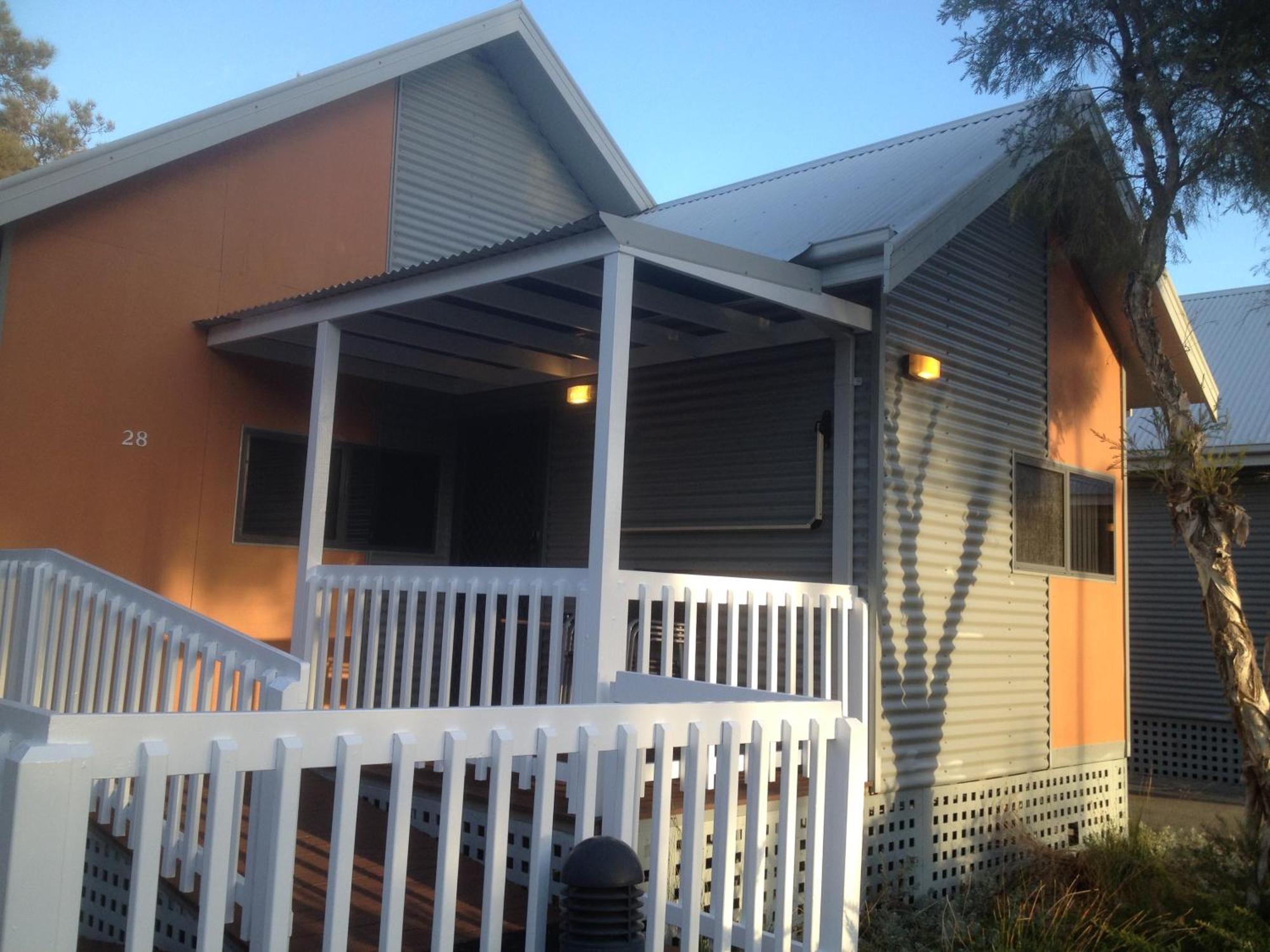 Mandurah Ocean Marina Chalets Экстерьер фото