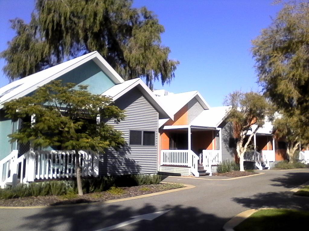 Mandurah Ocean Marina Chalets Экстерьер фото