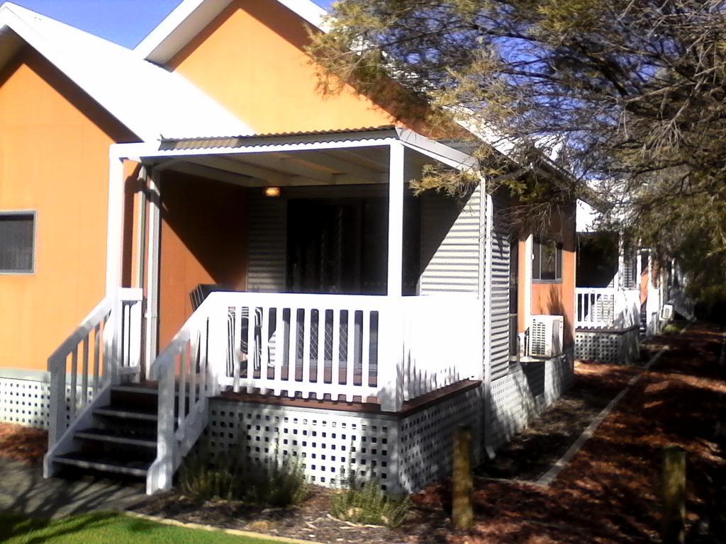 Mandurah Ocean Marina Chalets Экстерьер фото