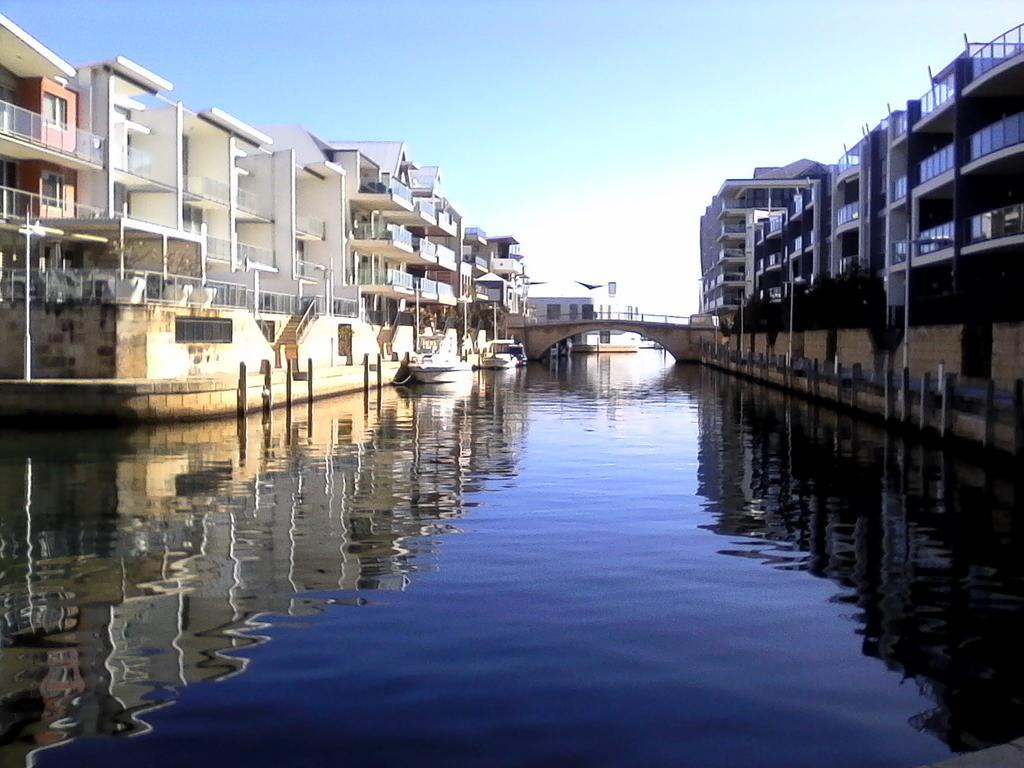 Mandurah Ocean Marina Chalets Экстерьер фото