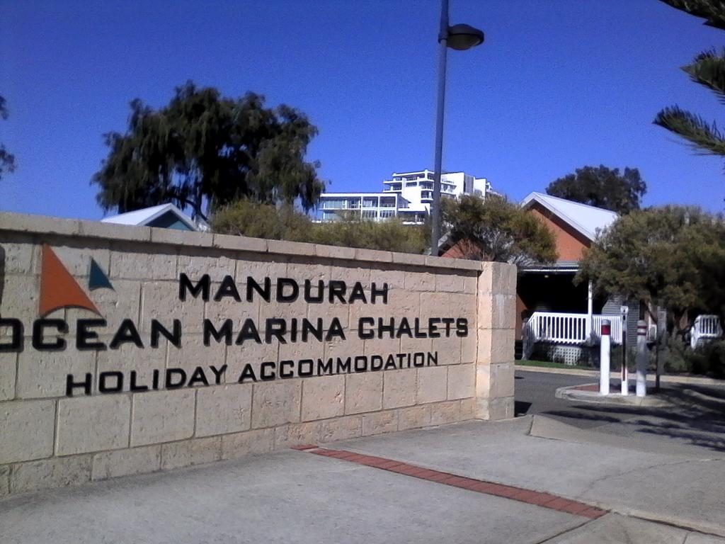 Mandurah Ocean Marina Chalets Экстерьер фото