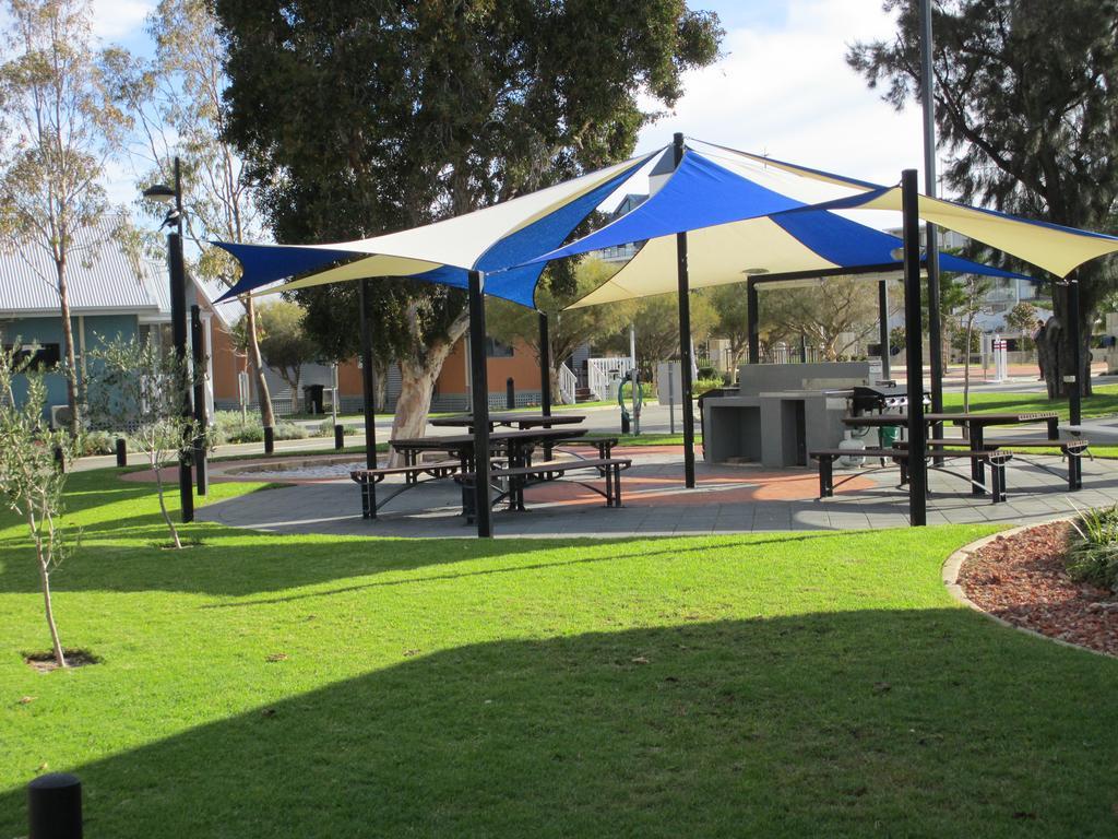 Mandurah Ocean Marina Chalets Экстерьер фото