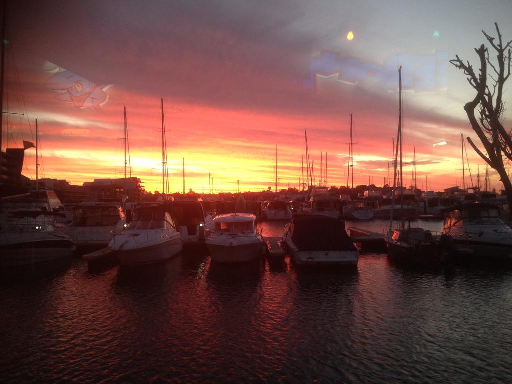 Mandurah Ocean Marina Chalets Экстерьер фото
