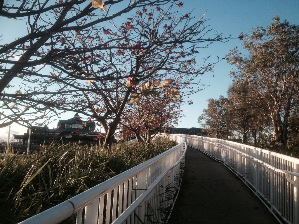 Mandurah Ocean Marina Chalets Экстерьер фото