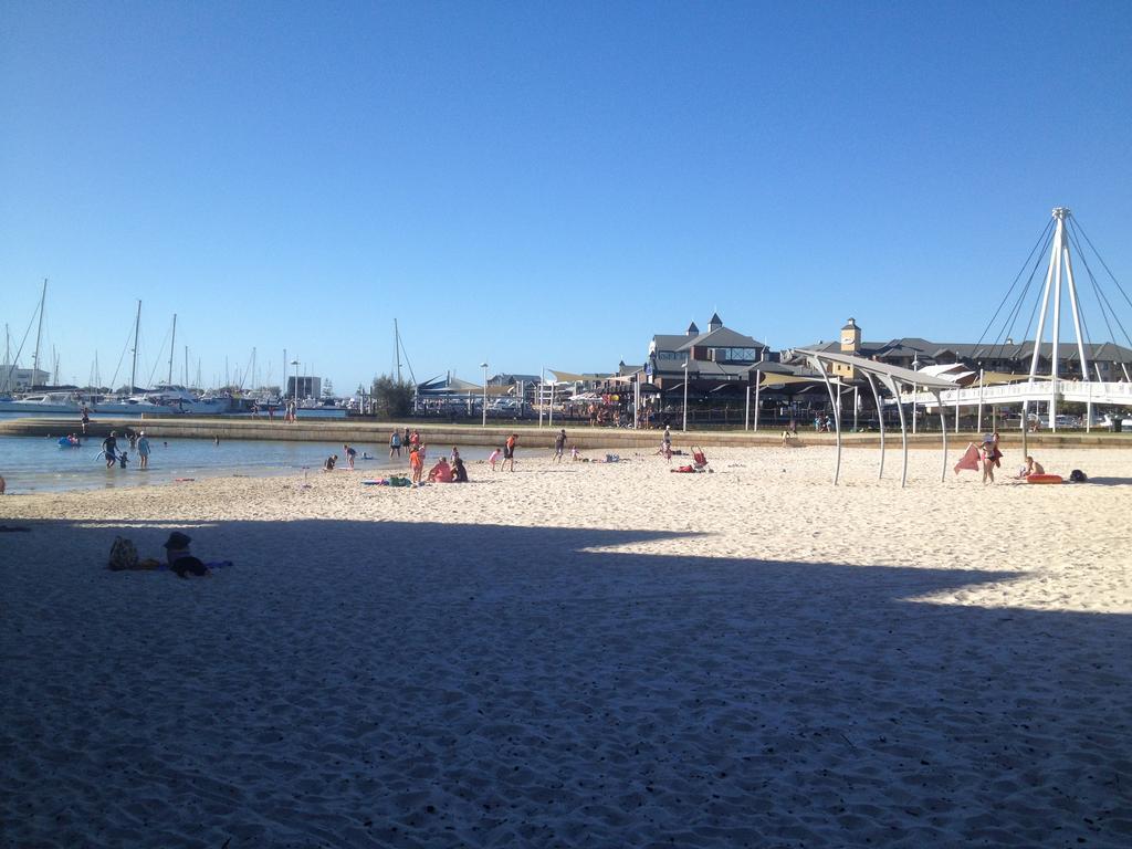 Mandurah Ocean Marina Chalets Экстерьер фото