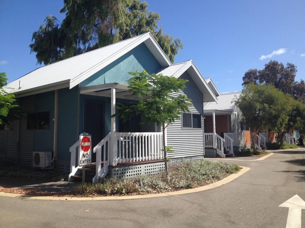 Mandurah Ocean Marina Chalets Экстерьер фото