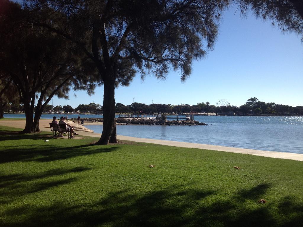 Mandurah Ocean Marina Chalets Экстерьер фото