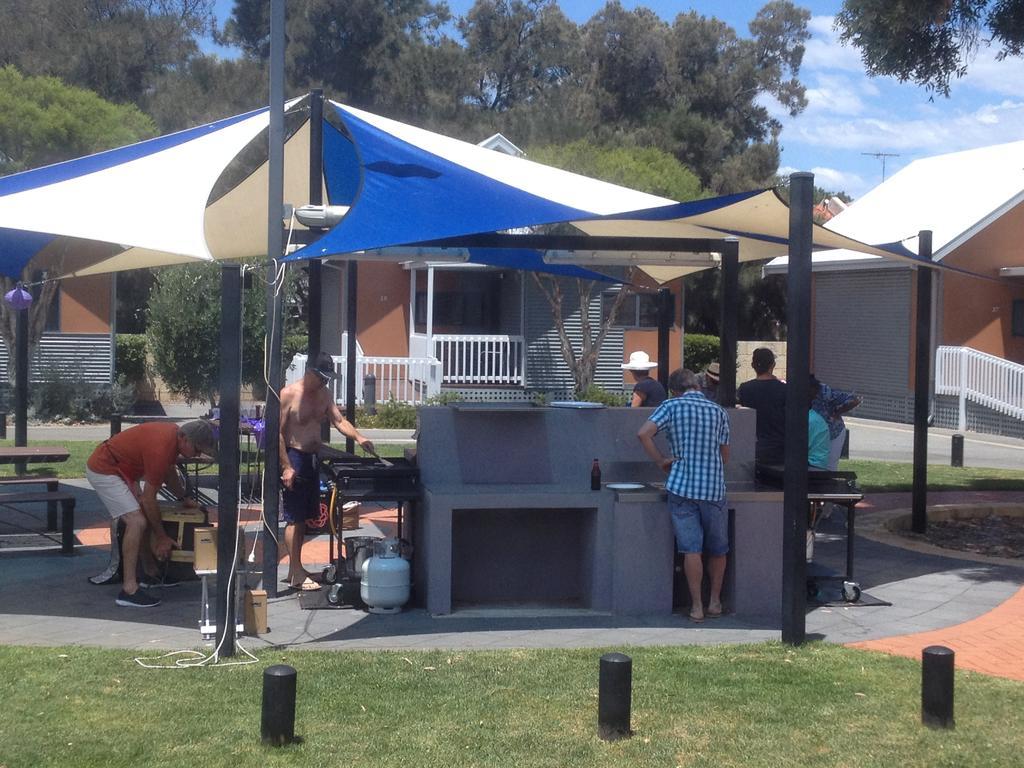 Mandurah Ocean Marina Chalets Экстерьер фото