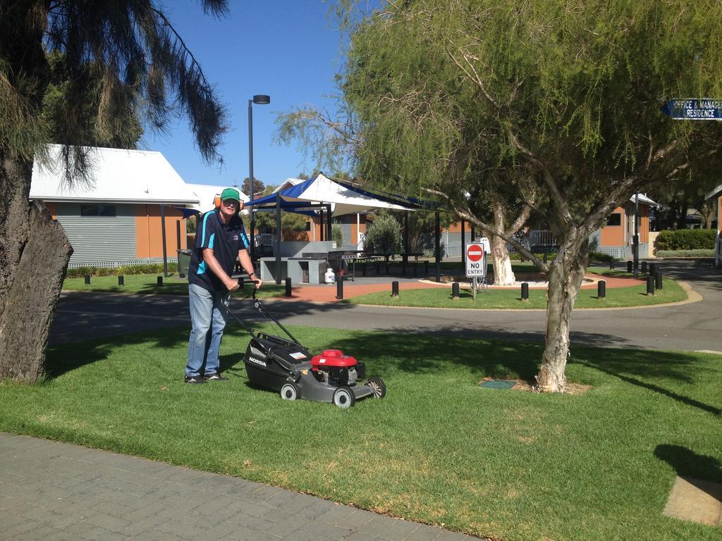 Mandurah Ocean Marina Chalets Экстерьер фото