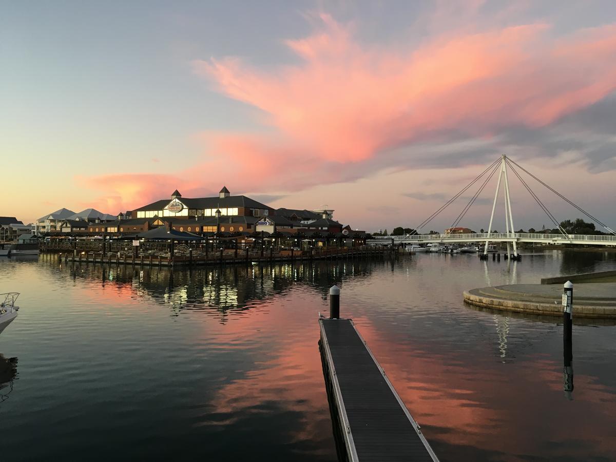 Mandurah Ocean Marina Chalets Экстерьер фото
